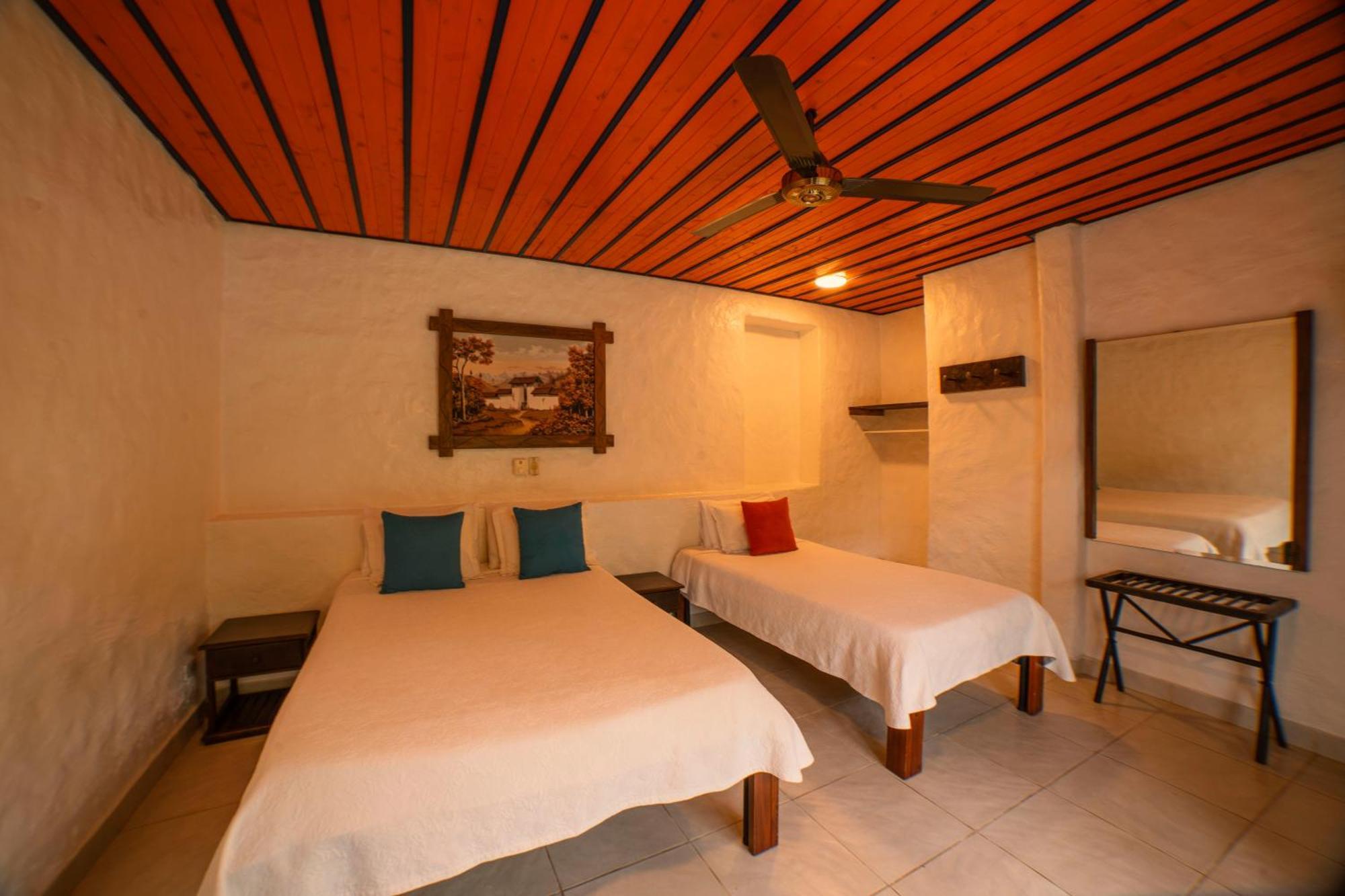 Hotel Mi Monaco Pueblo Tapao Exterior foto